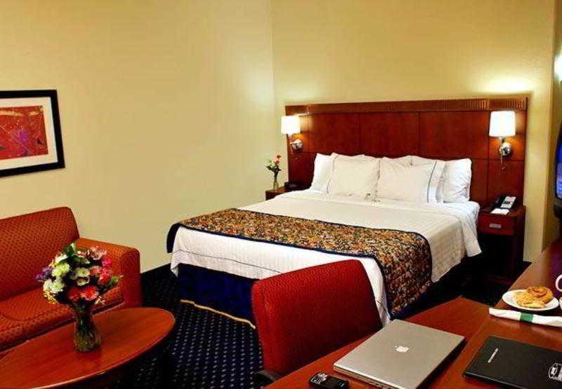 Courtyard Birmingham Hoover Phòng bức ảnh